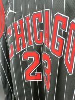 Basketballtrikot NBA SWINGMAN STATEMENT NBA CHICAGO BULLS JORDAN 23 Mann Schwarz